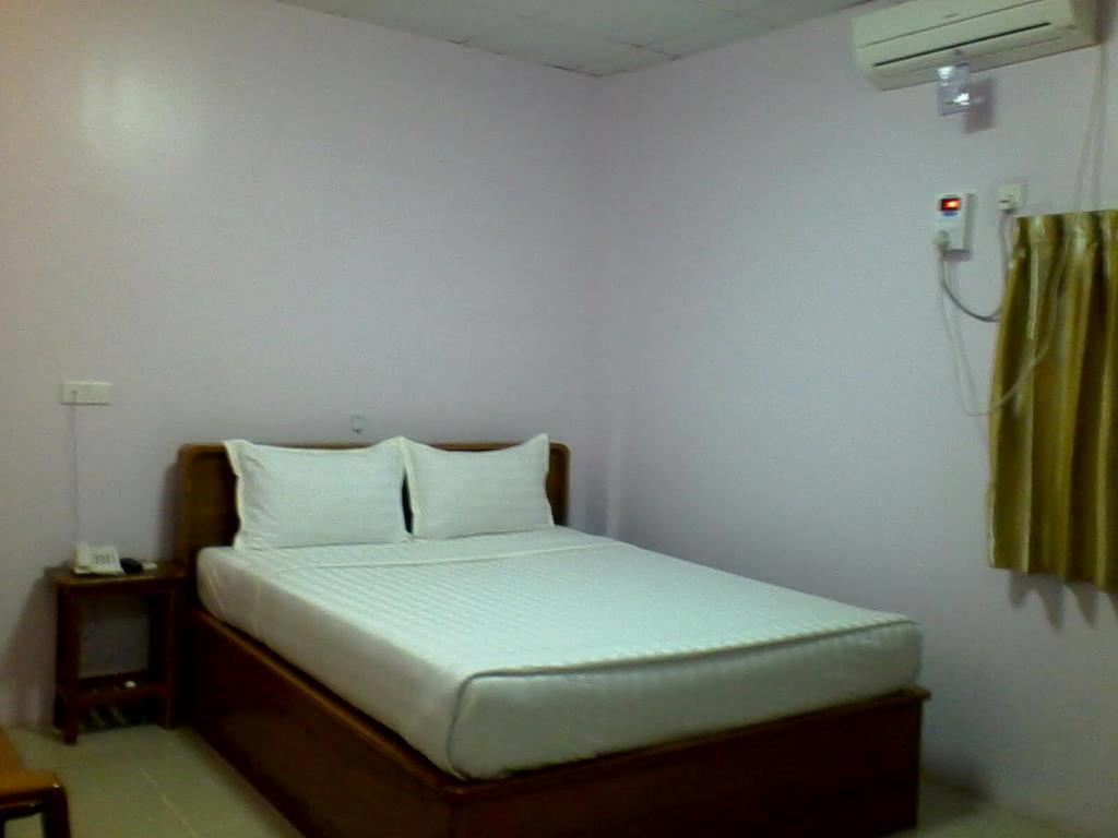 Aung Tha Pyay Hotel 3 Янгон Номер фото