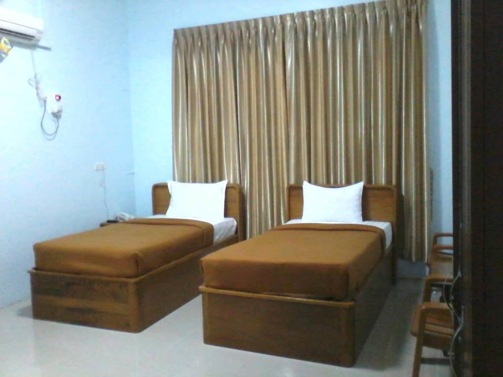 Aung Tha Pyay Hotel 3 Янгон Номер фото