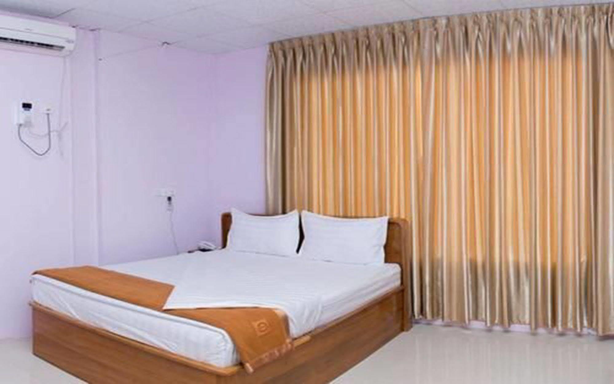 Aung Tha Pyay Hotel 3 Янгон Екстер'єр фото