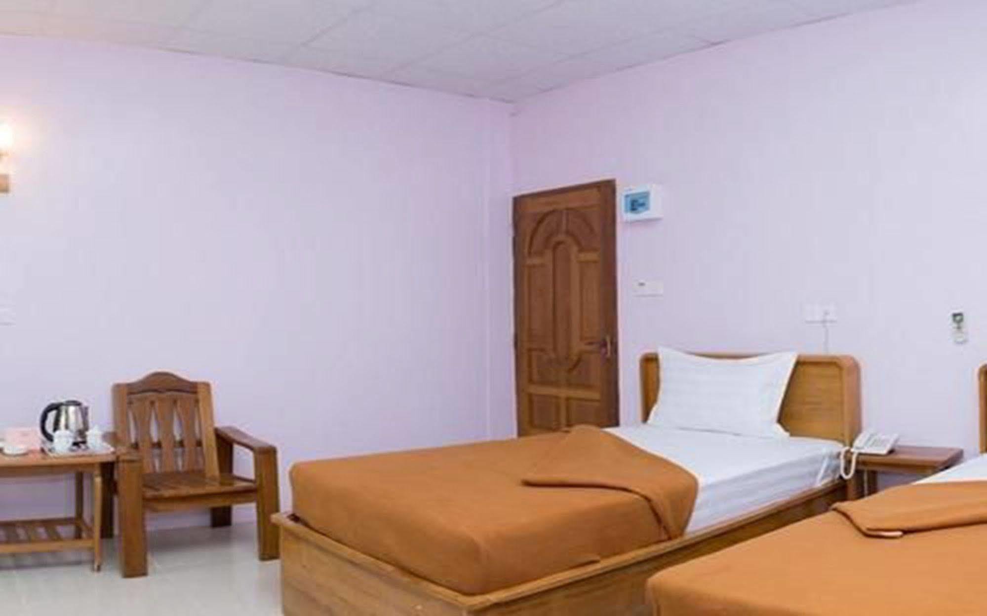 Aung Tha Pyay Hotel 3 Янгон Екстер'єр фото
