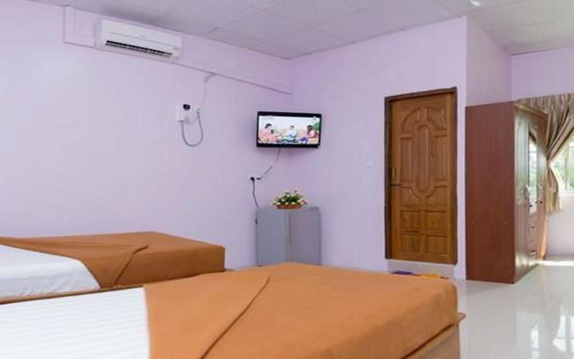 Aung Tha Pyay Hotel 3 Янгон Екстер'єр фото